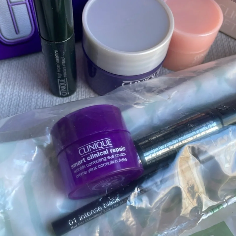 Clinique gift sets with pouch eyeliner eye cream mascara